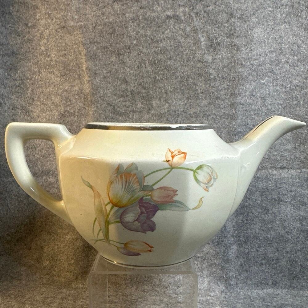 Vintage Hall Superior Quality Kitchenware "Tulip" pattern coffee pot 1930s-1940s